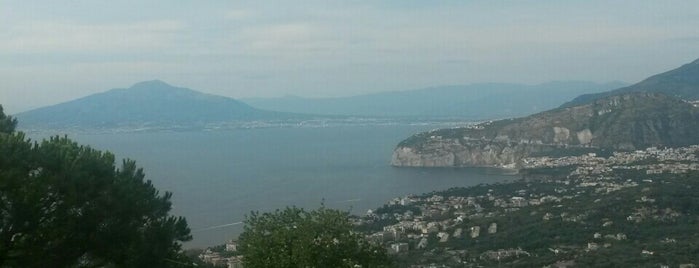 Grand Hotel Hermitage is one of Posti che sono piaciuti a Melina.