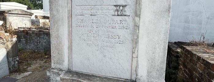 Saint Louis Cemetery is one of New orleans.