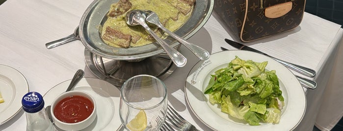 Entrecote Café de Paris is one of Locais curtidos por Lina.