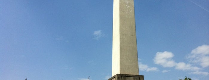 Glorieta del Obelisco is one of Mar'ın Beğendiği Mekanlar.