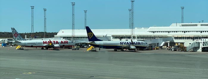 Arlanda Express (Arlanda S) is one of Airport Rail Links.