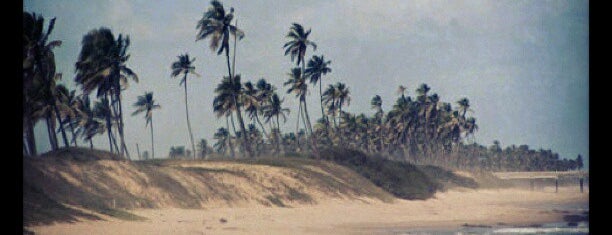 Praia de Arembepe is one of Locais curtidos por Luã.