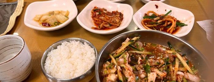 삼보식당 is one of Tempat yang Disimpan dearest.