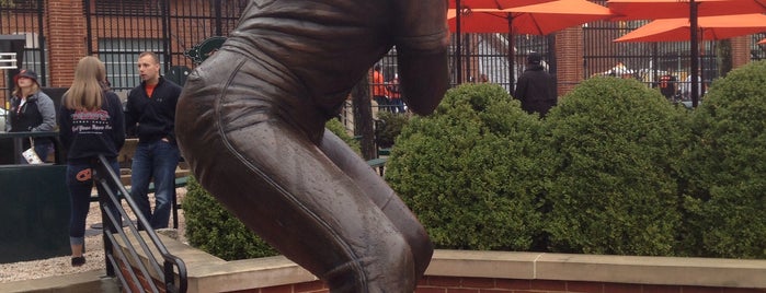 Eddie Murray sculpture by Toby Mendez is one of Baltimore.
