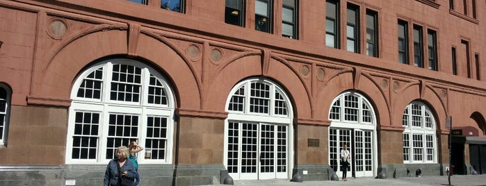 Altman Building is one of Lieux qui ont plu à Greenwich Village Chelsea Chamber of Commerce.