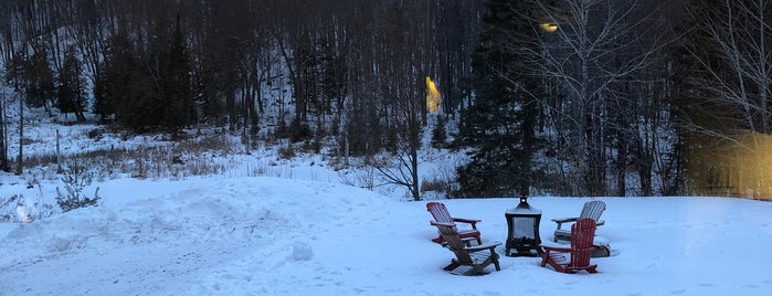 Huntsville, Ontario is one of สถานที่ที่ Kyo ถูกใจ.