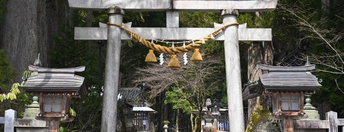 雄山神社 芦峅中宮 祈願殿 is one of 別表神社 東日本.