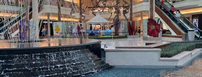 The Gardens Mall is one of A local’s guide: 48 hours in West Palm Beach, FL.