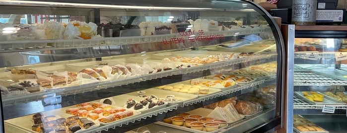 Tulipan Bakery is one of Mik's to do.