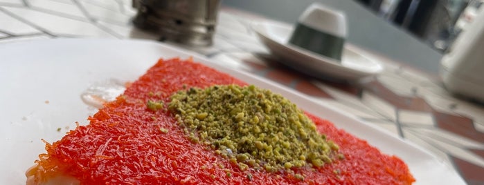 Zahrat Al Khaleej Nabulsi Sweets is one of Alalin.