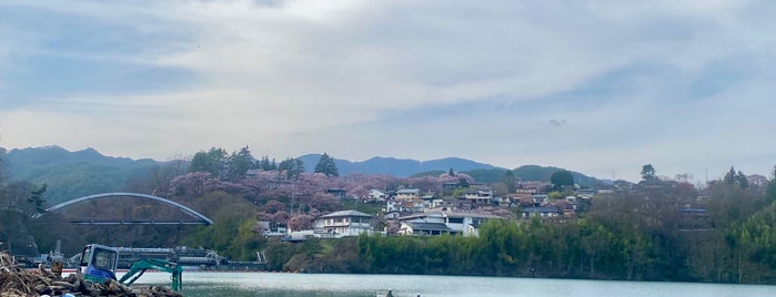 高遠湖 is one of 高遠城址公園.