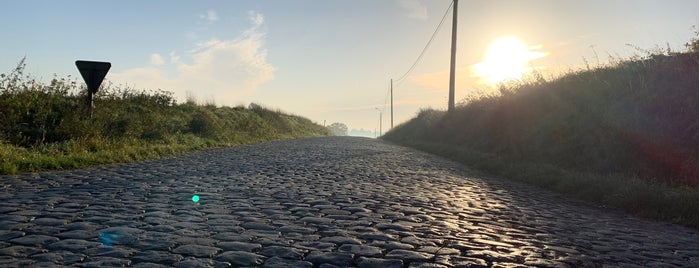 Steenbeekdries is one of Belgium / Events / Ronde van Vlaanderen 2019.