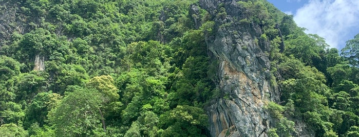 Ao Phang Nga National Park is one of ที่เที่ยว.