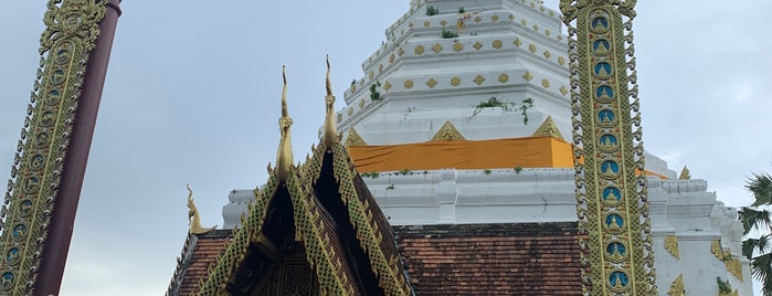 Wat Chiang Yeun is one of ไหว้พระ 9 วัด เชียงใหม่.