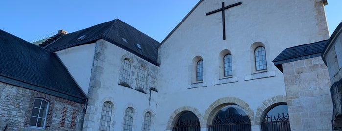 Abbaye Notre-Dame de Saint-Rémy is one of Posti dove devo andare.