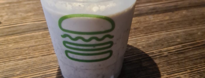 Shake Shack is one of DC Food and Fun.