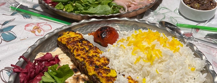 Sepidar Traditional Restaurant | سفره خانه سنتی سپیدار is one of Café.