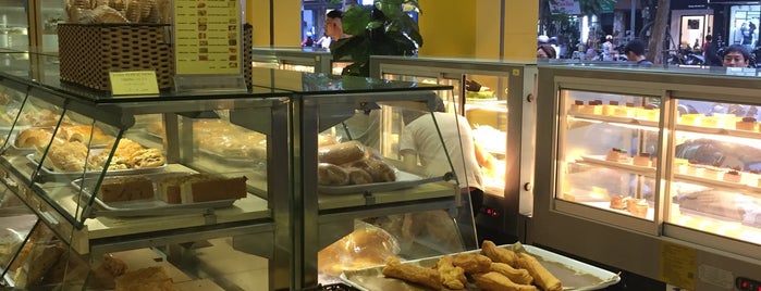 Mesa Bakery & Cake is one of Ăn vặt Hà Nội.