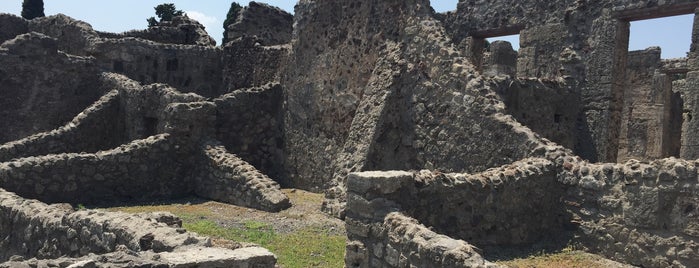 Area Archeologica di Pompei is one of Places to go before you die.