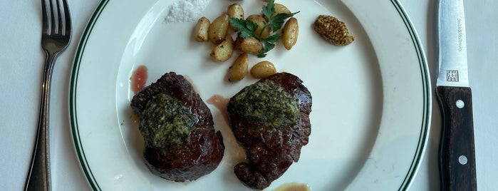 Smith & Wollensky is one of steak House (стейки).
