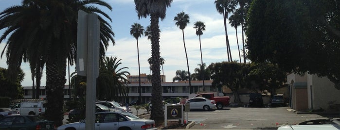 Vagabond Inn Ventura is one of Tempat yang Disukai Constance.