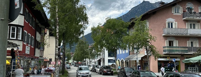 Garmisch-Partenkirchen is one of Neighborhood.