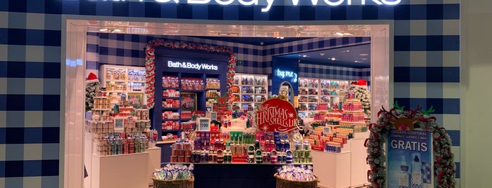 Bath And Body Works is one of Lugares favoritos de Ivan.
