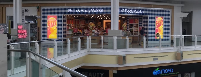 Bath & Body Works is one of Eldaさんのお気に入りスポット.