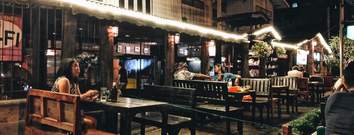 Street Lamp Bar & Restaurant is one of Ayutthaya.
