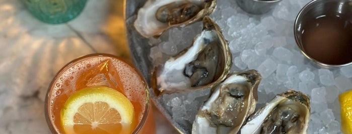 L&E Oyster Bar is one of LA Dining Bucket List.