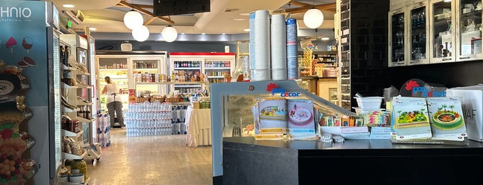 Bakery and Pastries Shop is one of Jelle'nin Beğendiği Mekanlar.