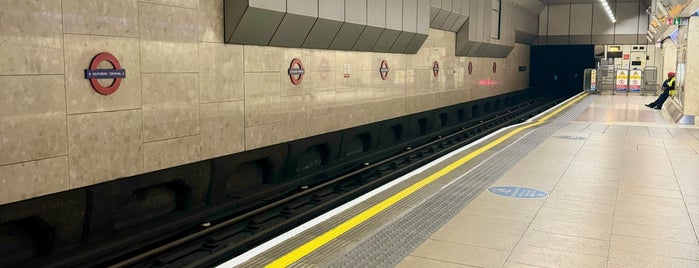 Heathrow Terminal 4 London Underground Station is one of 2015 6월 영국.