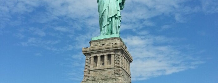 Statue de la Liberté is one of New York.