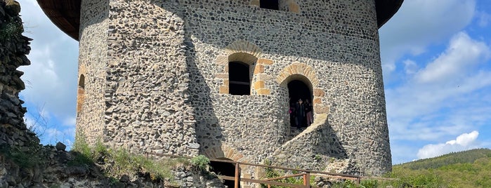 Burg Šomoška is one of Guide to the Salgótarján.