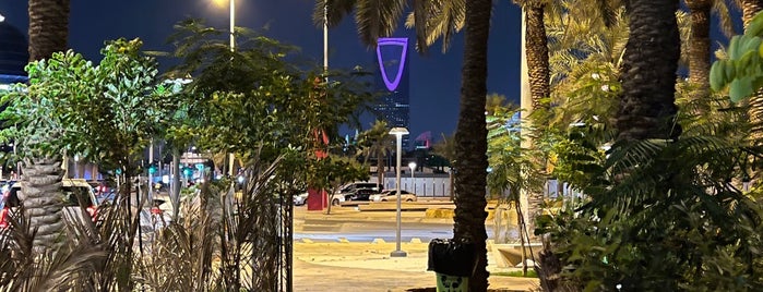 Najd Oasis Walk is one of الأماكن المفضلة..