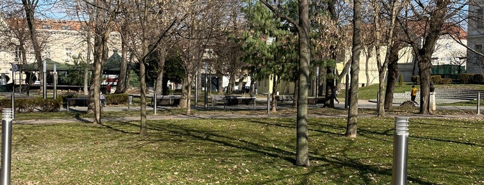 Gradski park is one of obici.