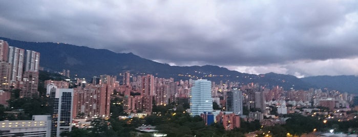 Plaza Del Rio is one of Medellin.