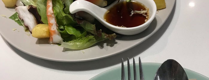 Crunch Salad&Steak By Sushi Hiro is one of สถานที่ที่ Upakon ถูกใจ.