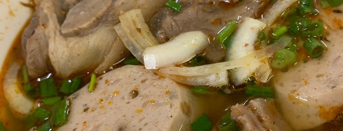Banh Canh Cua is one of Vietnam.