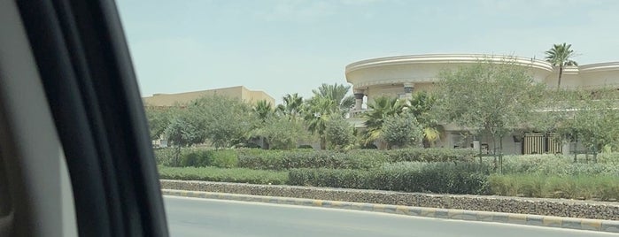 Al Narjes Plaza is one of Squares & Malls.