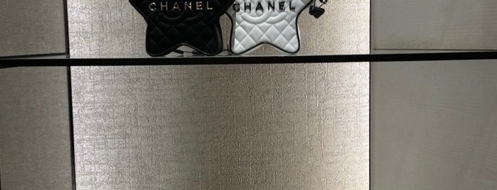 Chanel Boutique is one of Lugares favoritos de Nouf.