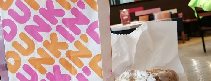 Dunkin' is one of Lugares visitados.