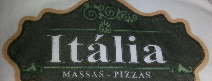 Itália Massas e Pizzas is one of Lugares favoritos de Elizângela.
