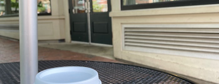 Peet's Coffee & Tea is one of Harvard Places.