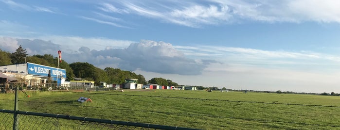 Vliegveld Hilversum (EHHV) is one of Airports.