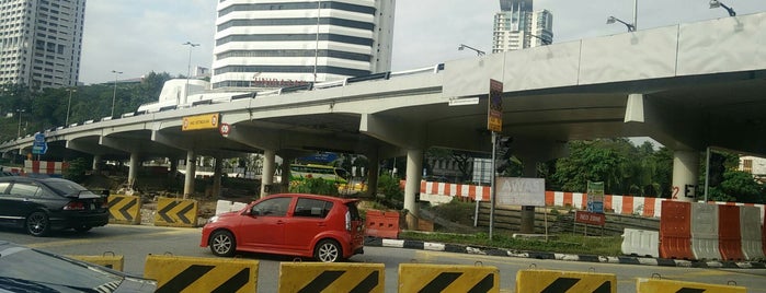 Roundabout Jalan Sultan Salahhuddin is one of Highway Tol.