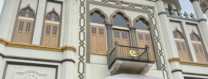 Masjid Sultan (Mosque) is one of Lukas's Saved Places.