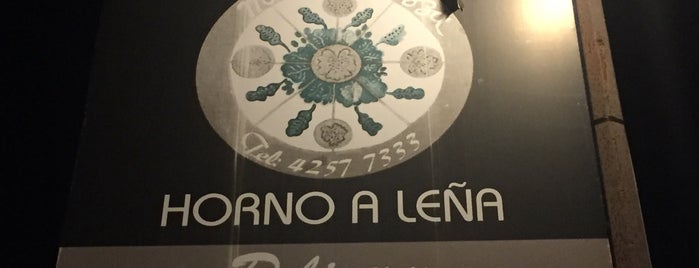 Mandala Pizza is one of Lieux qui ont plu à Santiago.