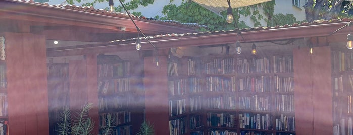 Bart's Books is one of Ojai!.