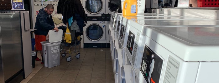 Lunar Laundry is one of Ballard Bizness.